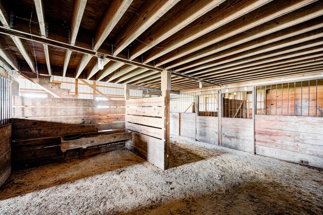 Building Photo - 2009 W 250 N