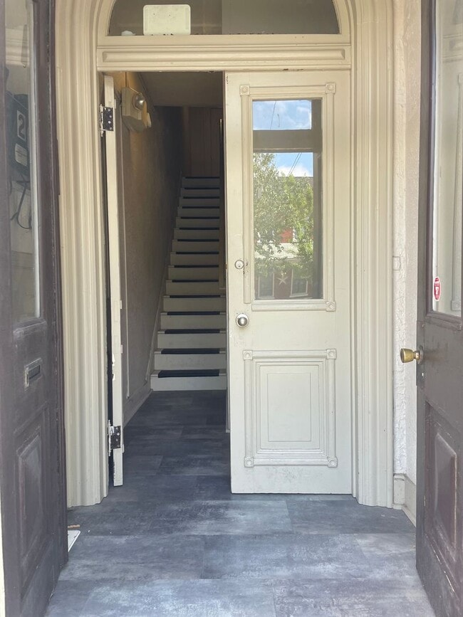 Building Photo - 134 E Lemon St