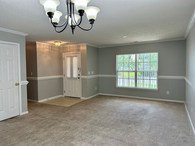 Building Photo - 5091 Ballantine Dr