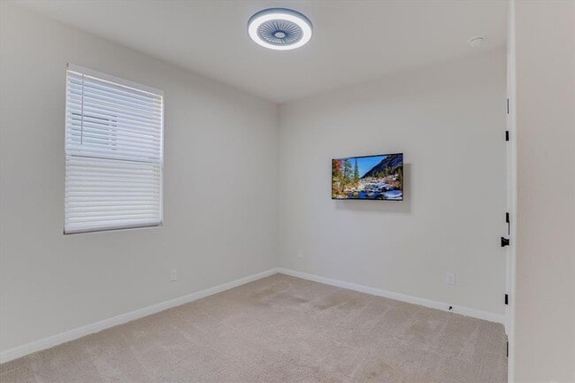 Building Photo - 168 Kings Cyn Dr