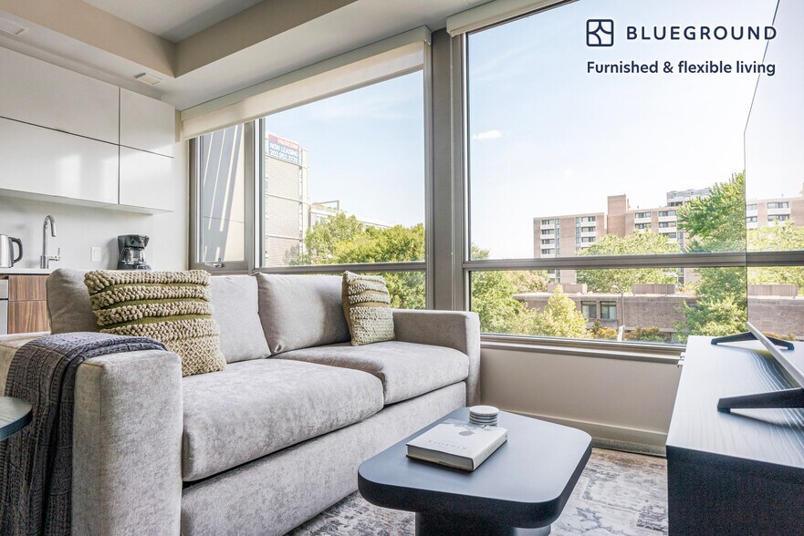 Primary Photo - 301 M St SW