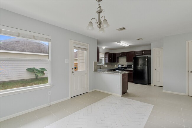 Building Photo - 6324 Austinville Dr