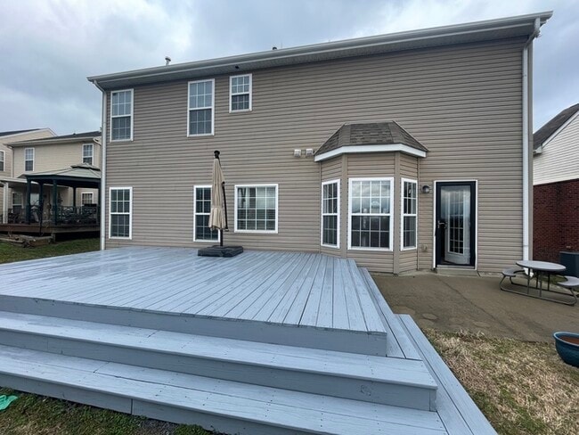 Building Photo - Jordan Ridge Bordeaux area home with bonus...