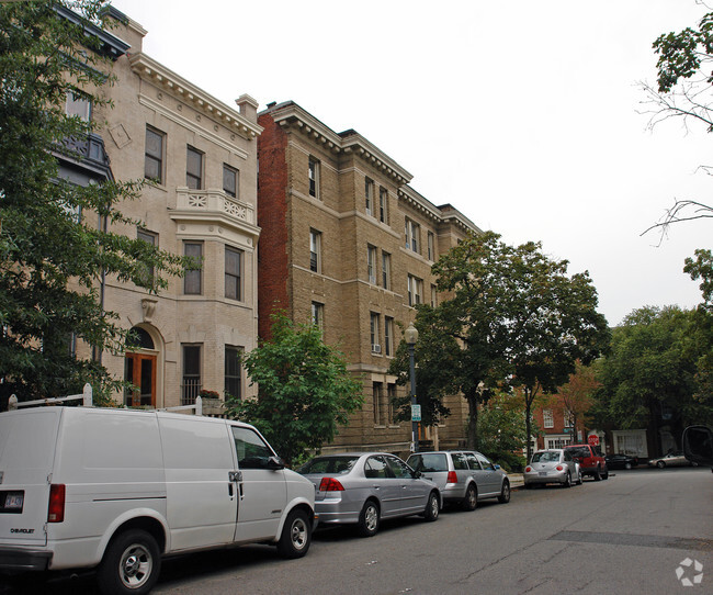 Building Photo - The Barlow at Kalorama Park