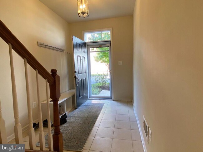 Building Photo - 11648 Leesborough Cir