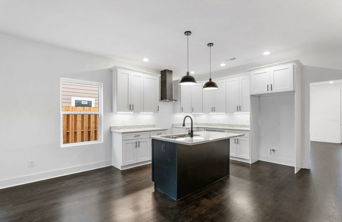 Building Photo - 2142 18th Ave N