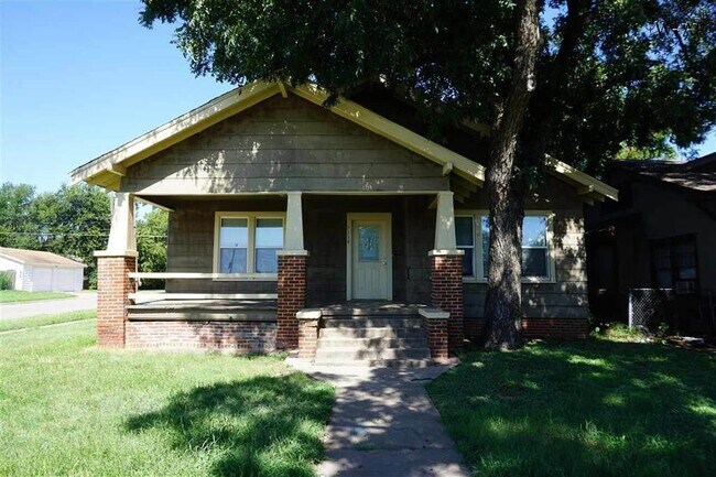 Primary Photo - 1114 Monroe St