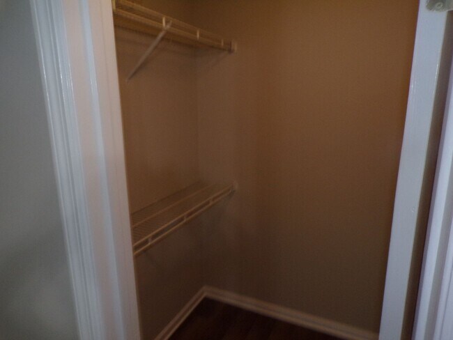 Building Photo - 1019 Furia Dr
