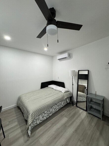 Building Photo - 3321 SW 35th St