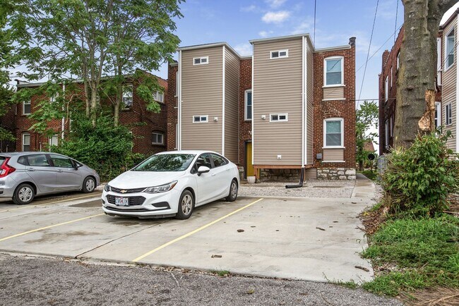 Building Photo - Tower Grove South IT grl