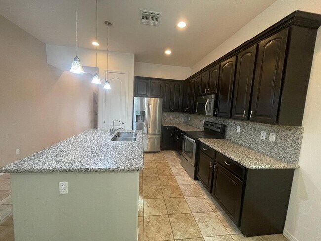 Building Photo - 1449 E Lovebird Ln