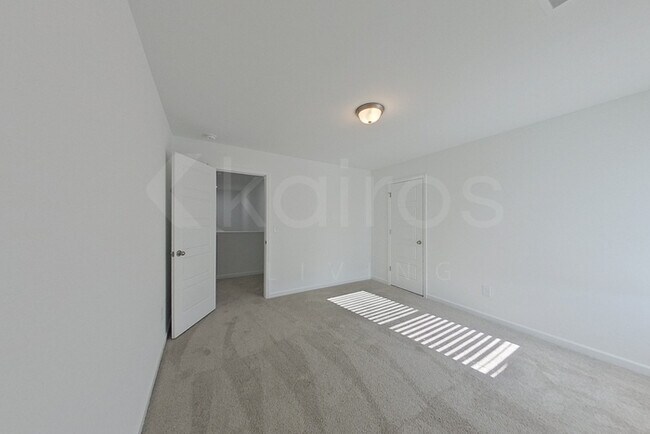 Building Photo - 100 English Oak Ln