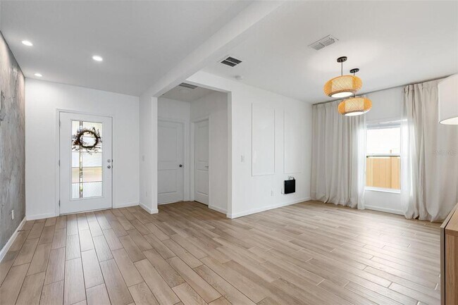 Building Photo - 3857 Branding Iron Bnd