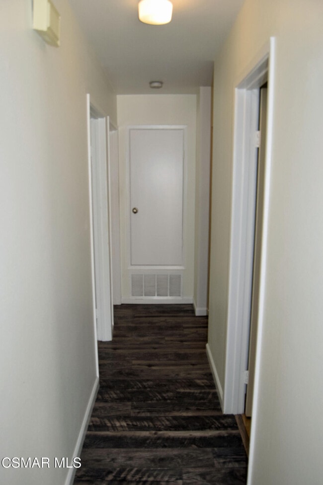 Building Photo - 28725 Conejo View Dr