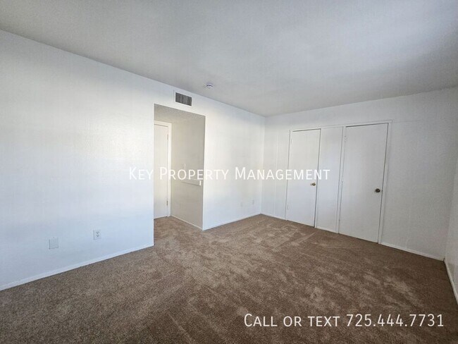 Building Photo - OPEN 3 BEDROOM/ 2 BATH CONDO