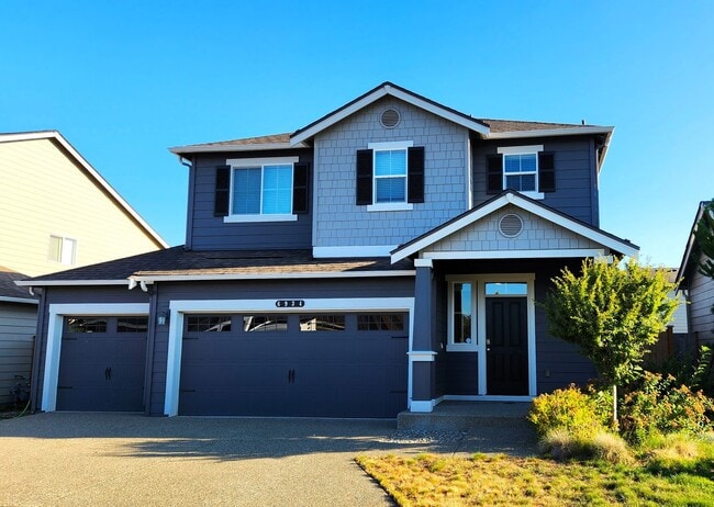 Primary Photo - Luxury living in Lacey!