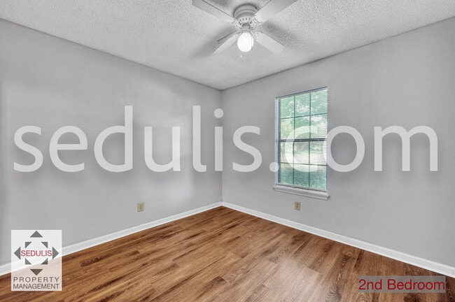 Building Photo - 801 Temple Rd