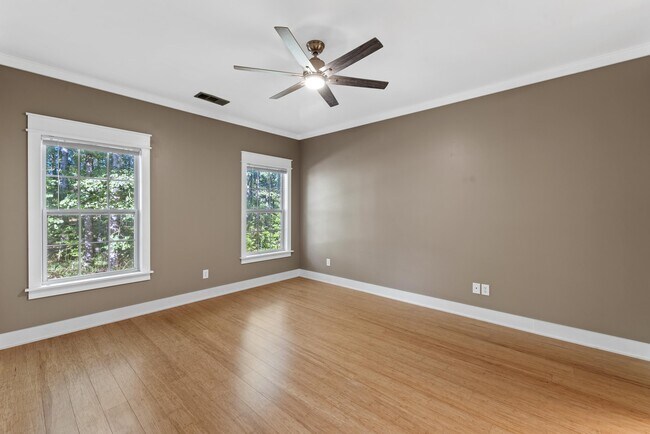 Building Photo - 129 Moudy Ln