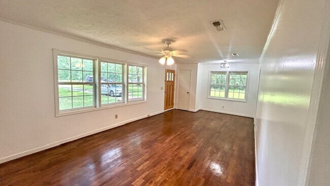 Building Photo - 135 Haywood Valley Rd