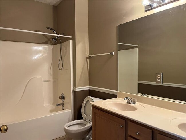 Building Photo - 1966 Chancellor Ridge Rd