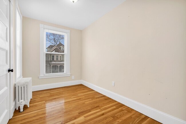 Building Photo - 12-14-14 Beltran St