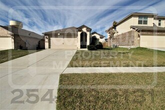 Building Photo - Beautiful 3-bedroom, 2-bathroom home with a 2-car garage now available for rent!