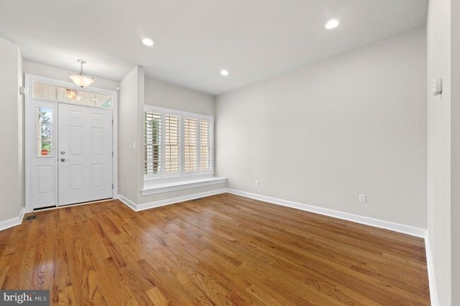 Building Photo - 721 N Sumneytown Pike