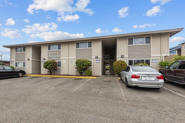 Building Photo - Pacific Manor Apartments