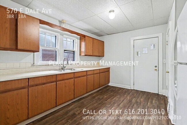 Building Photo - 570 E Dale Ave