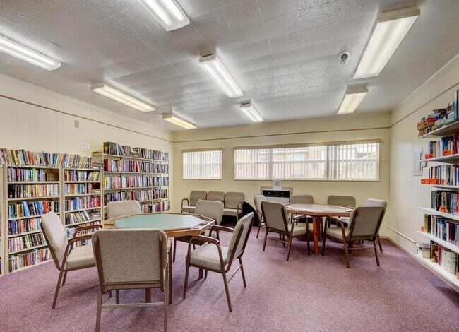 Building Photo - 2182 NE 1st Way