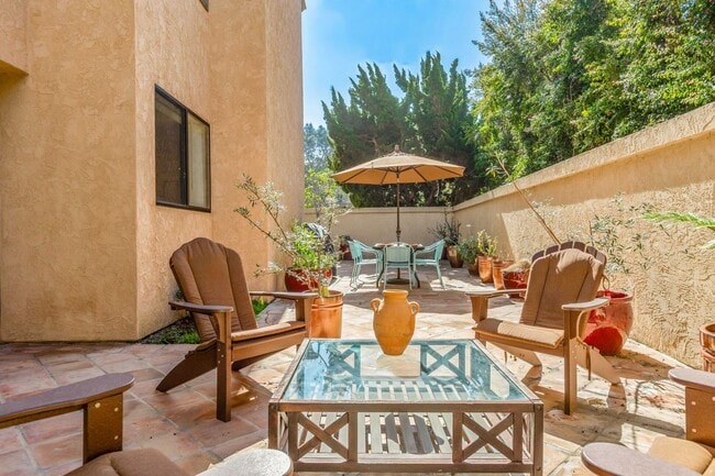 Building Photo - VACATION RENTAL - La Jolla Residence Just Blocks from the Ocean!