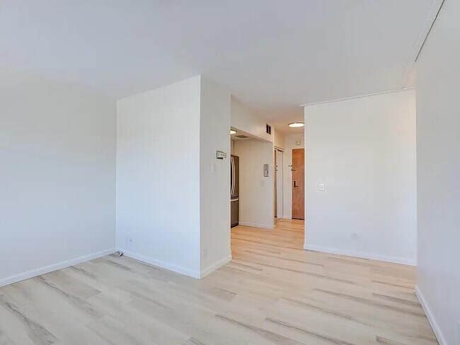 Building Photo - 555 E William St