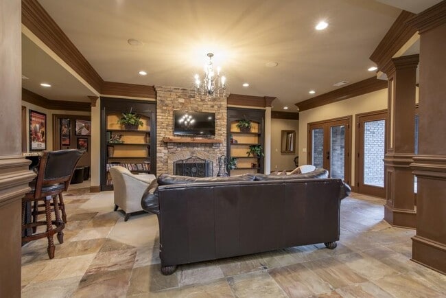 Building Photo - 2170 Heathermoor Hill Dr NE