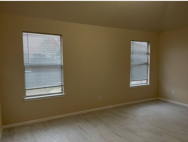 Building Photo - 6622 Portlick Dr