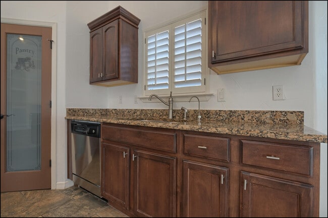 Building Photo - 3065 Snowy Point Dr