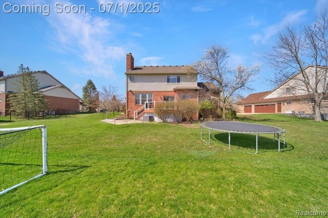 Building Photo - 2565 River Woods Dr N