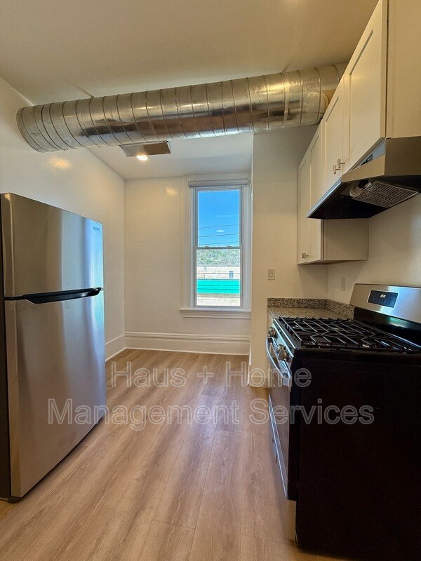 Building Photo - 906 Penn Ave