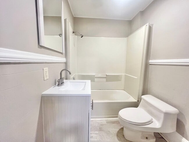 Building Photo - Cute 3 Bed 1 Bath in Highpoint!