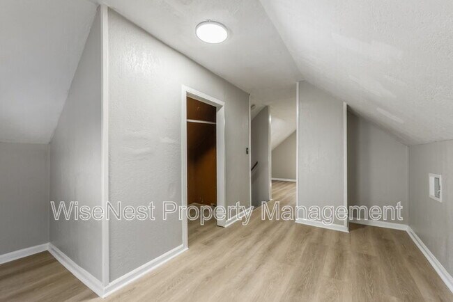 Building Photo - 5760 College Ave