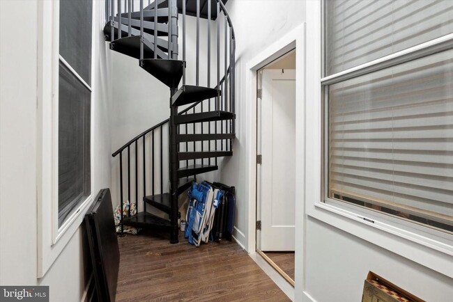 Building Photo - 818 N 16th St