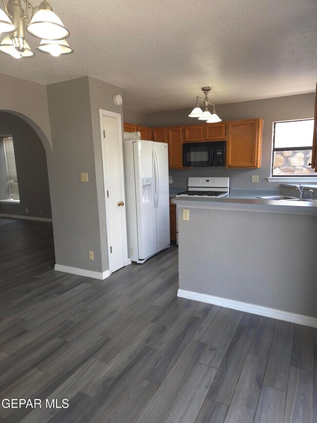 Building Photo - 4629 Loma Grande Dr