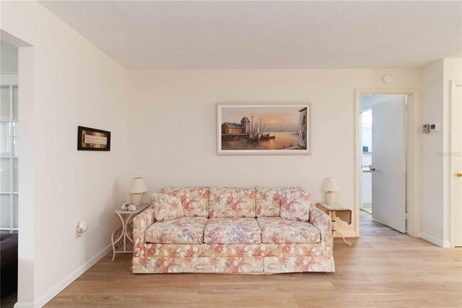 Building Photo - 6215 Green View Cir