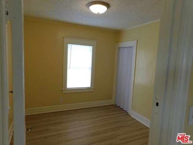 Building Photo - 616 W 58th St