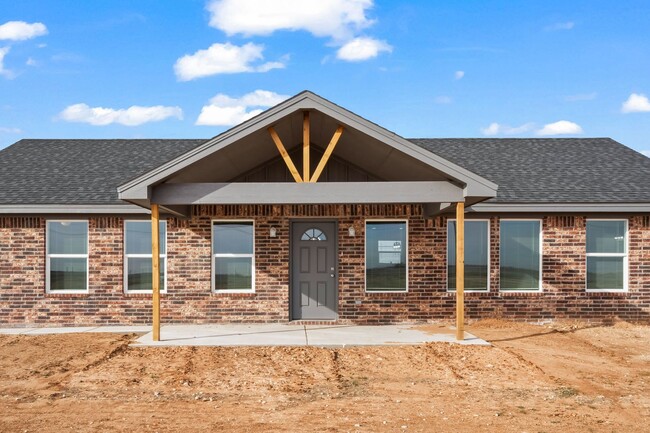 Building Photo - Country Living In Idalou ISD!