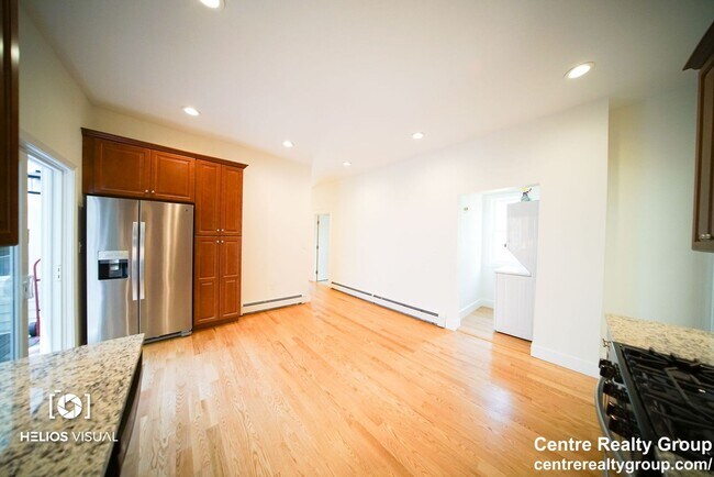 Building Photo - 2500 Sq Ft. Massive Luxury Apt in Davis Sq...