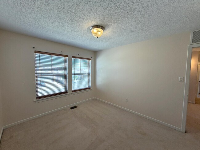 Building Photo - 6216 Calle Vizcaya NW