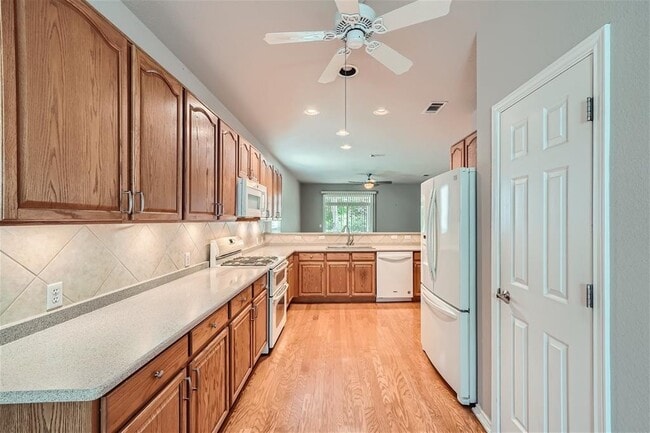 Building Photo - 120 Muir Ct