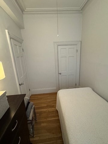 Building Photo - 2 Wellington St