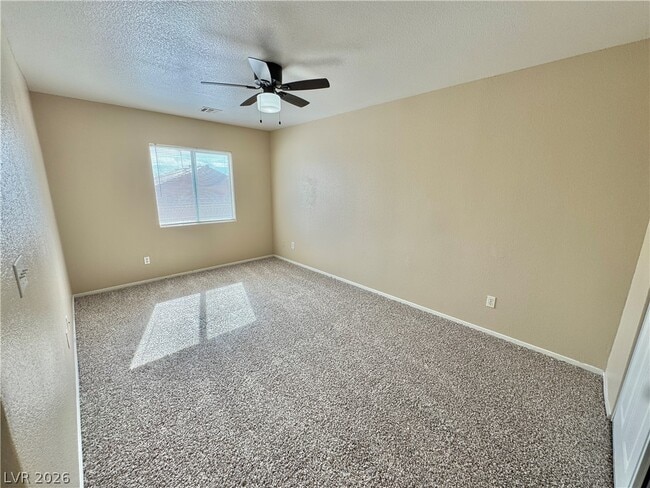 Building Photo - 3805 Hollycroft Dr