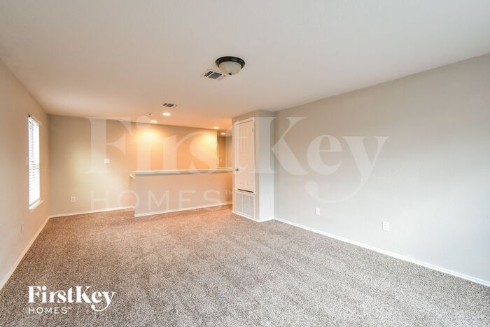 Building Photo - 927 Trilby